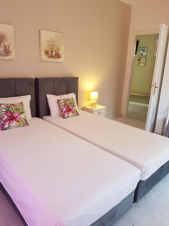 Angels Pool Studios And Apartments ปาเลโอกัสไตรซา ภายนอก รูปภาพ