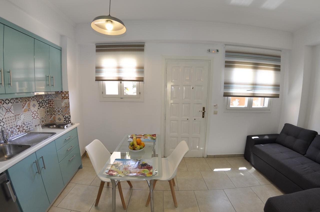 Angels Pool Studios And Apartments ปาเลโอกัสไตรซา ภายนอก รูปภาพ